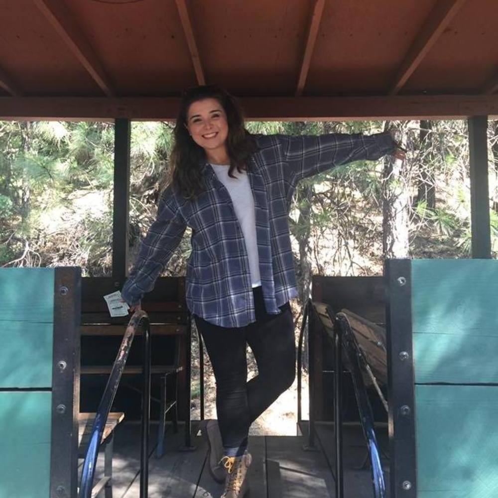 Meet your Posher, Elizabeth